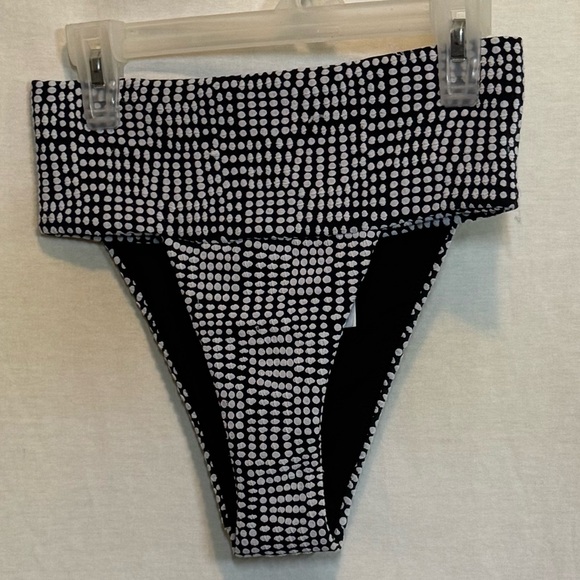 AA-517 Aerie NWT High Cut Cheeky Black & White Dot Bikini Bottoms Size‎ S - Picture 1 of 12